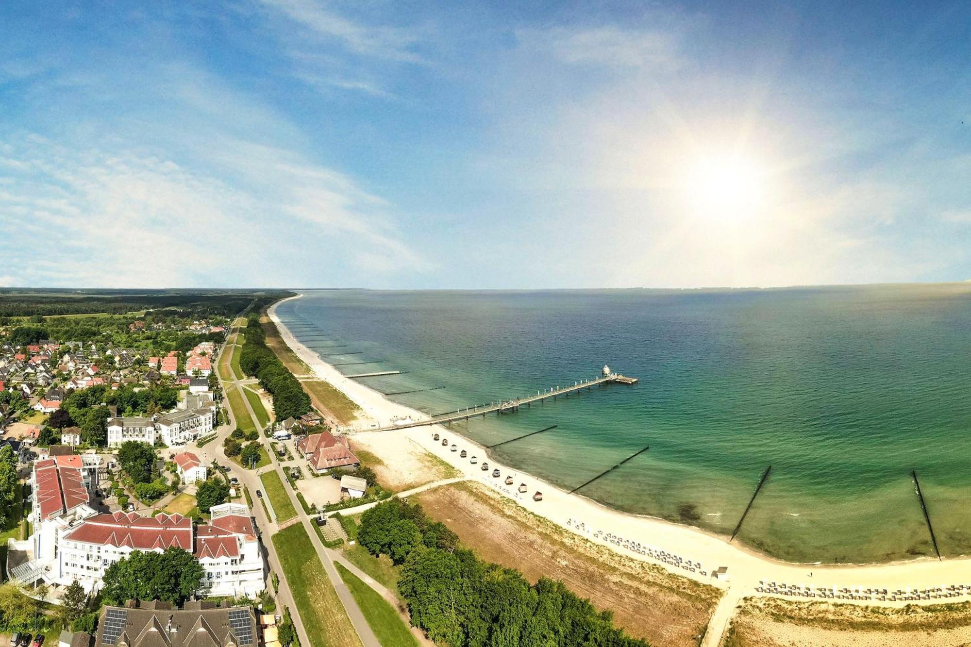 Leuchtturm an der Seebrücke Zingst Exterior foto